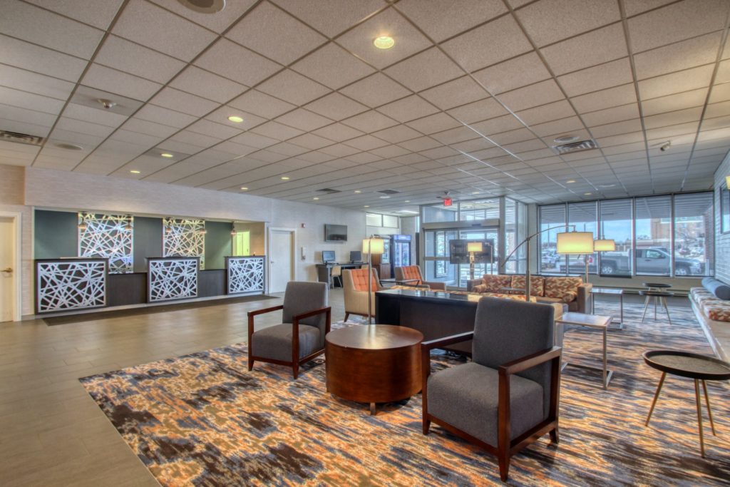 lobby radisson 041219 1