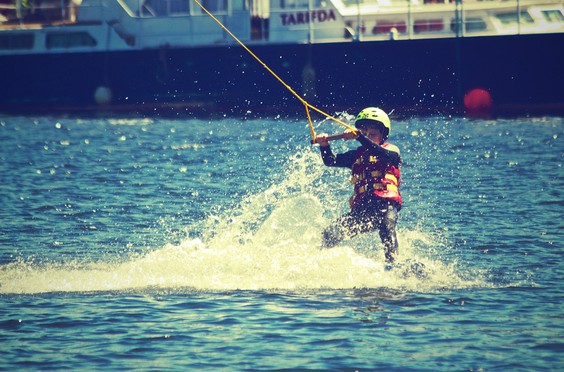 adventure-boy-fun-water-ski-3139