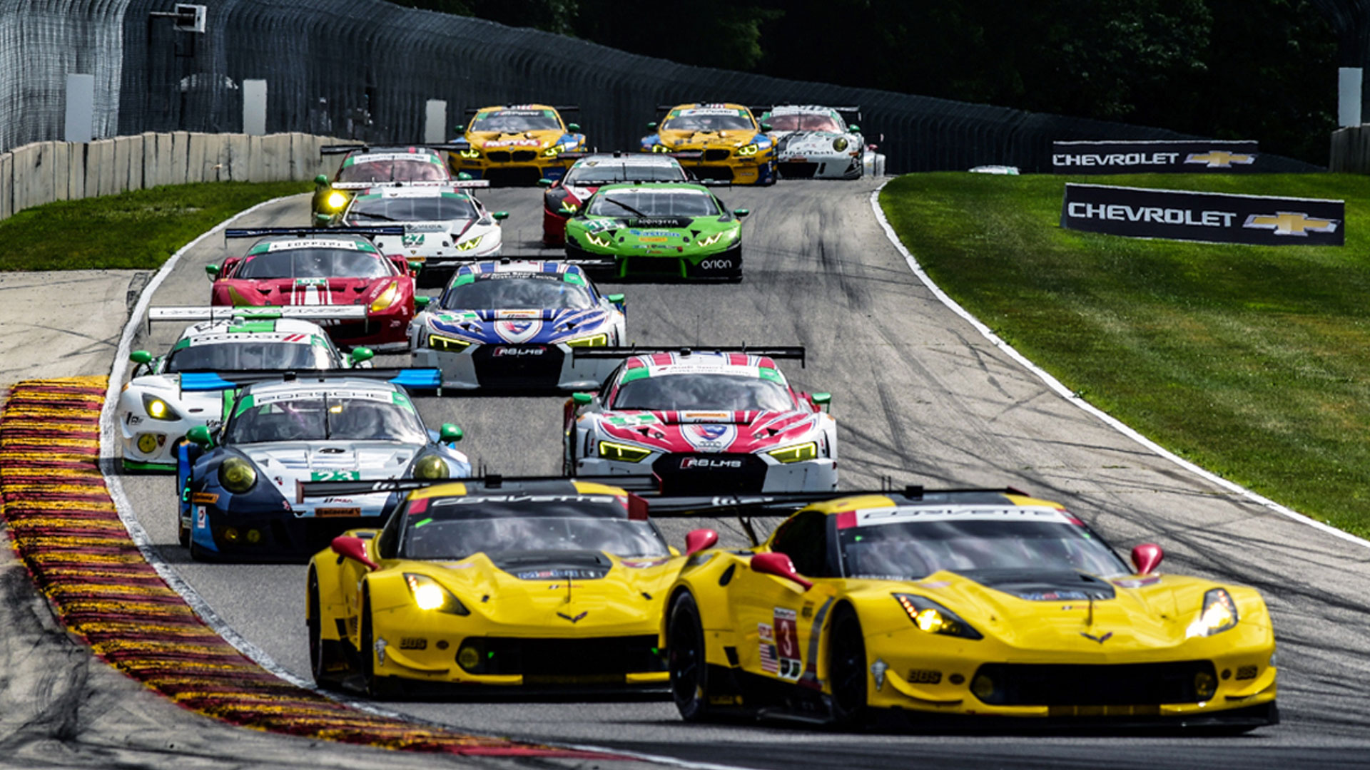VM RoadAmerica Race1 MAINIMG0 01e5b6bc5056a36 01e5b829 5056 a36f 23524129edd10167
